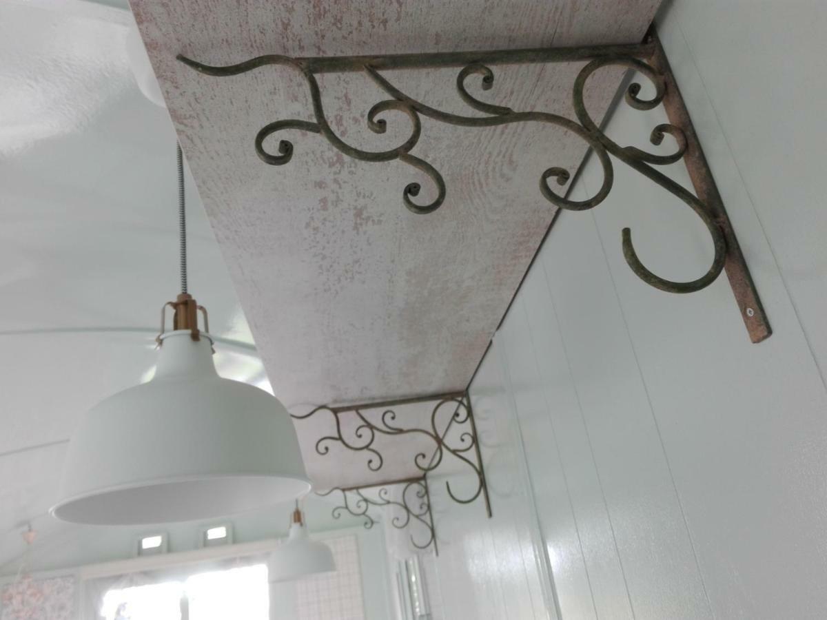 Pipowagen Overnachting Het Houten Huis Zaltbommel Bagian luar foto
