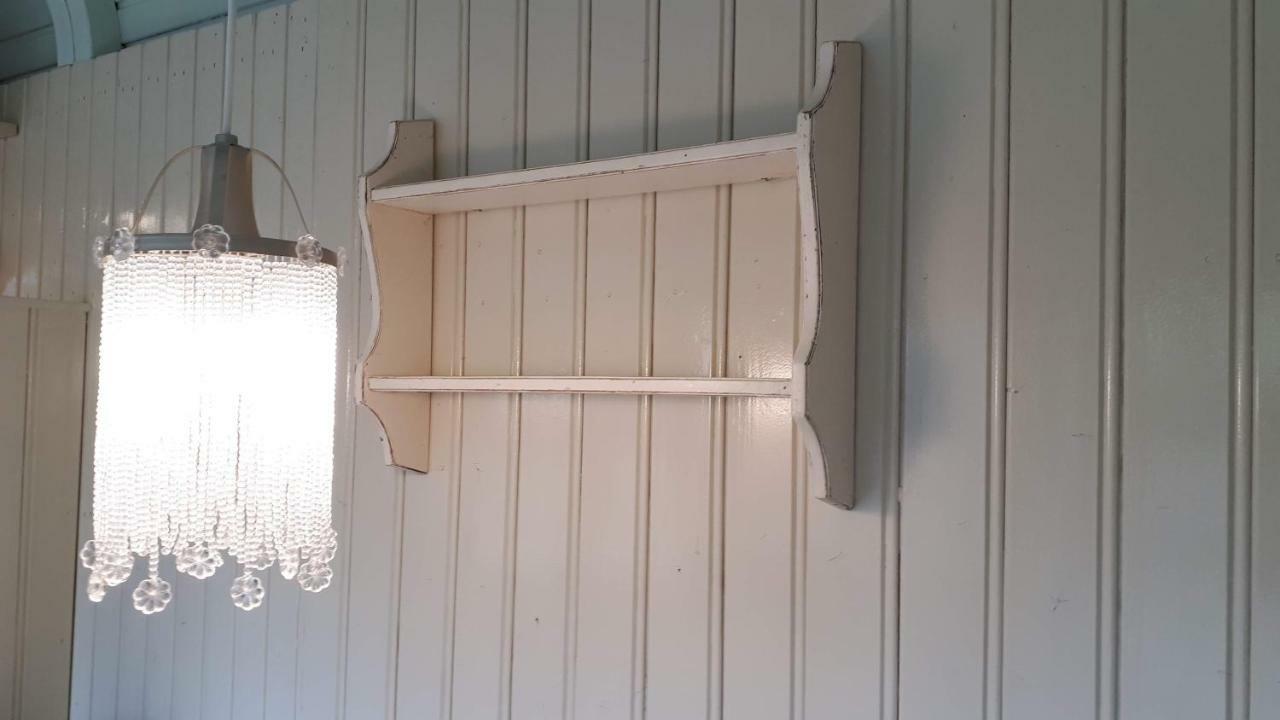 Pipowagen Overnachting Het Houten Huis Zaltbommel Bagian luar foto