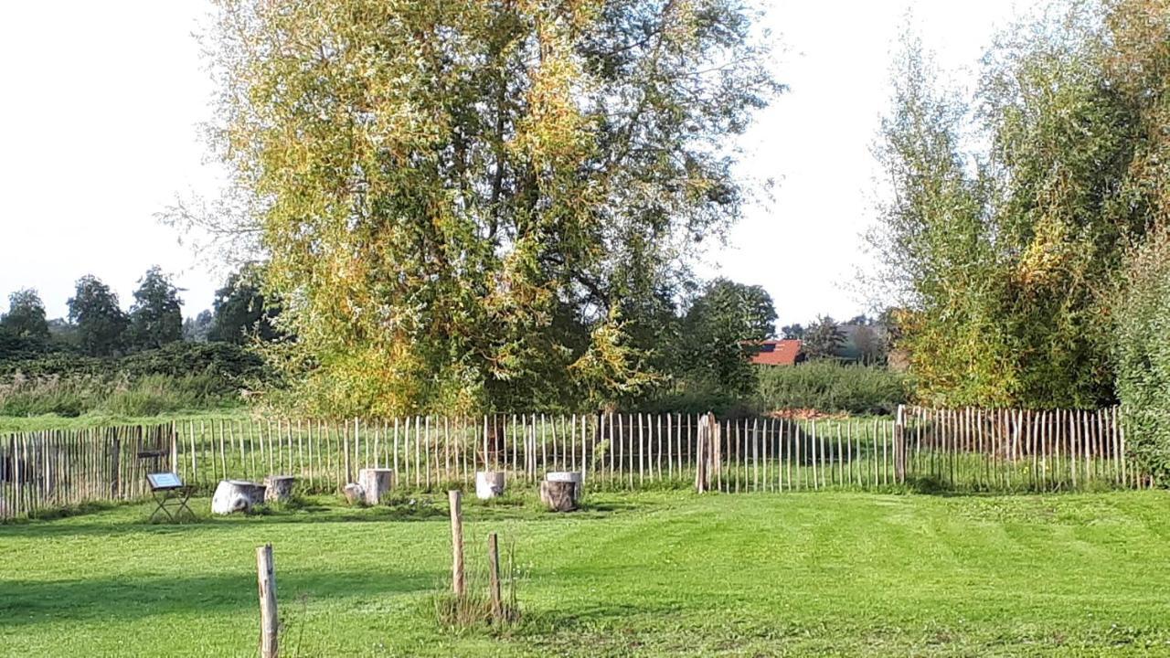 Pipowagen Overnachting Het Houten Huis Zaltbommel Bagian luar foto